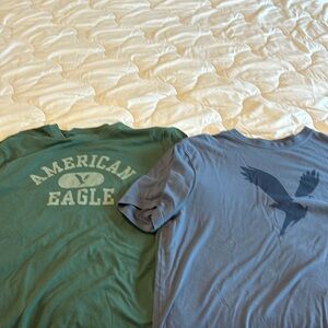 2 American Eagle tee
